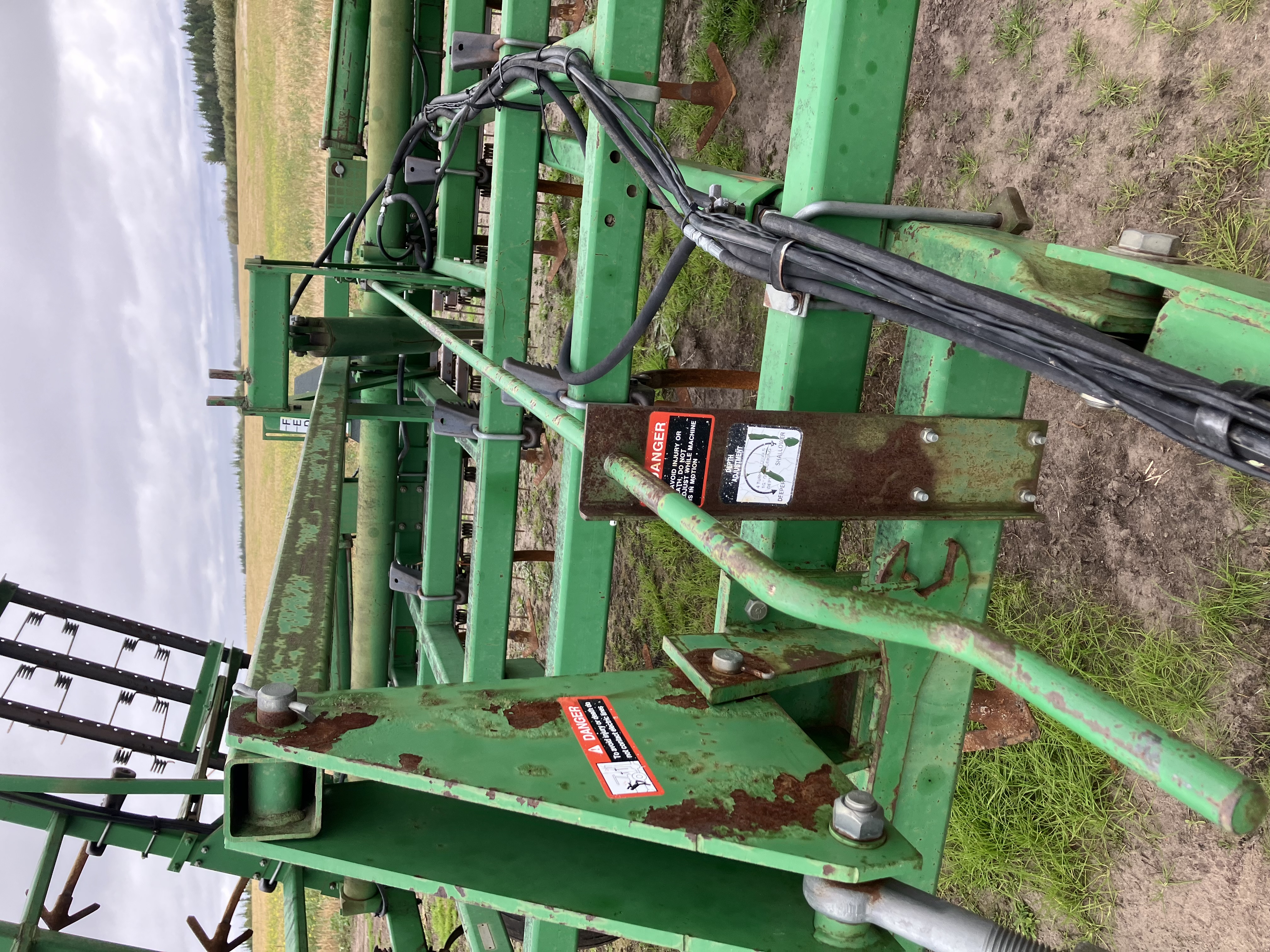 1990 John Deere VIBRASHANK Tillage
