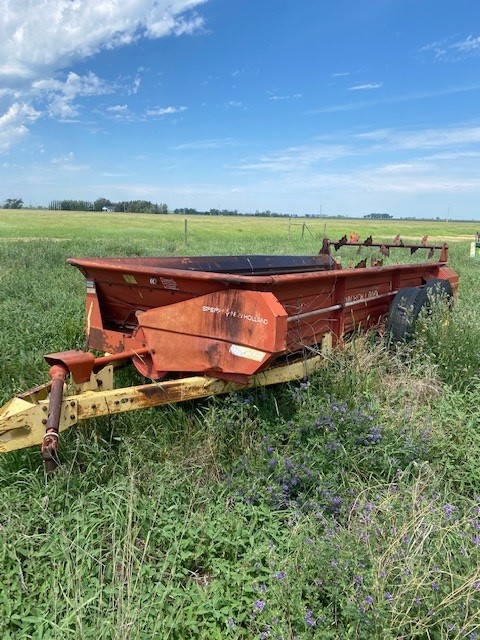 1980 New Holland 679 Manure Spreader