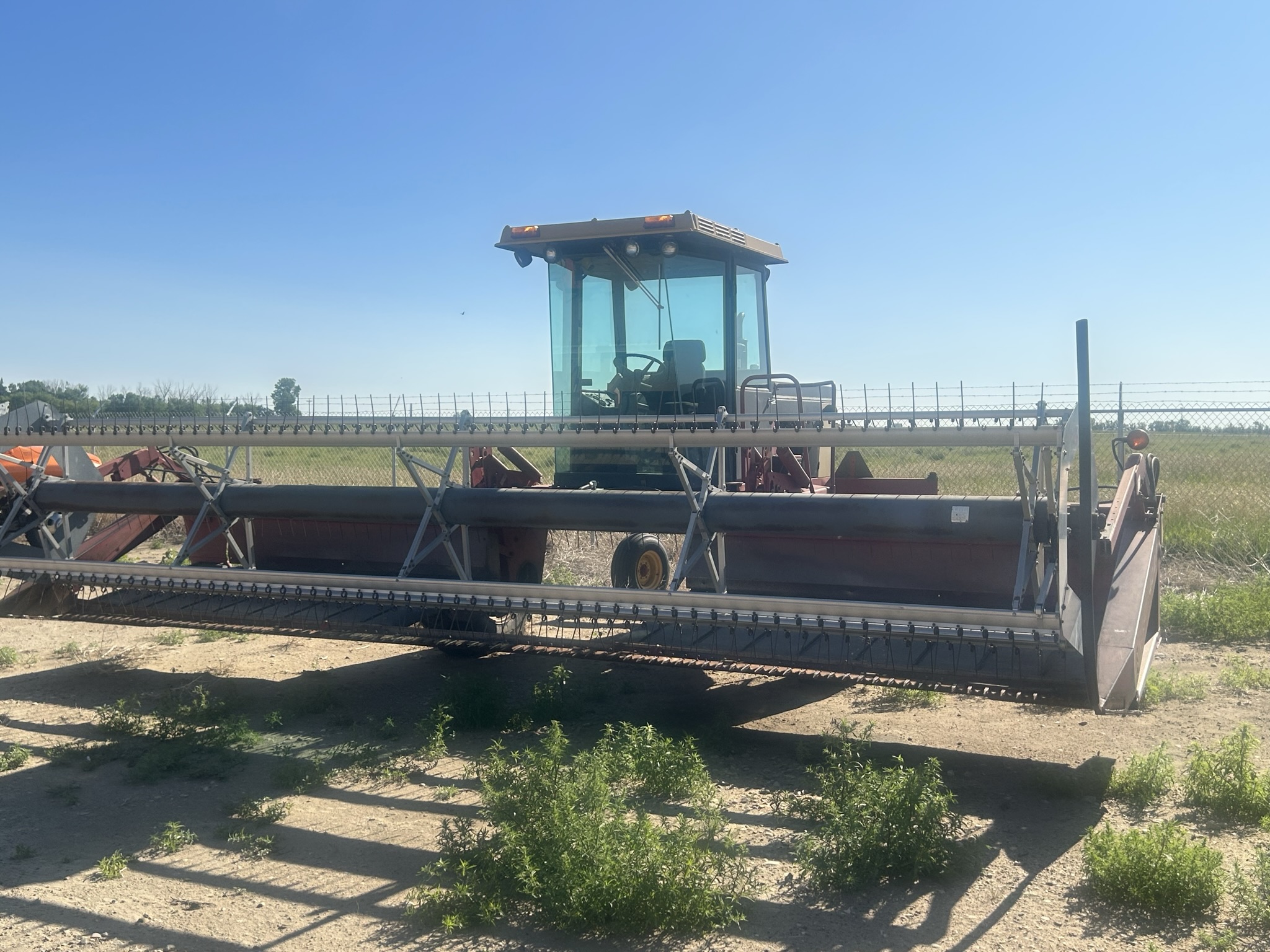 1990 Versatile 4750 Windrower