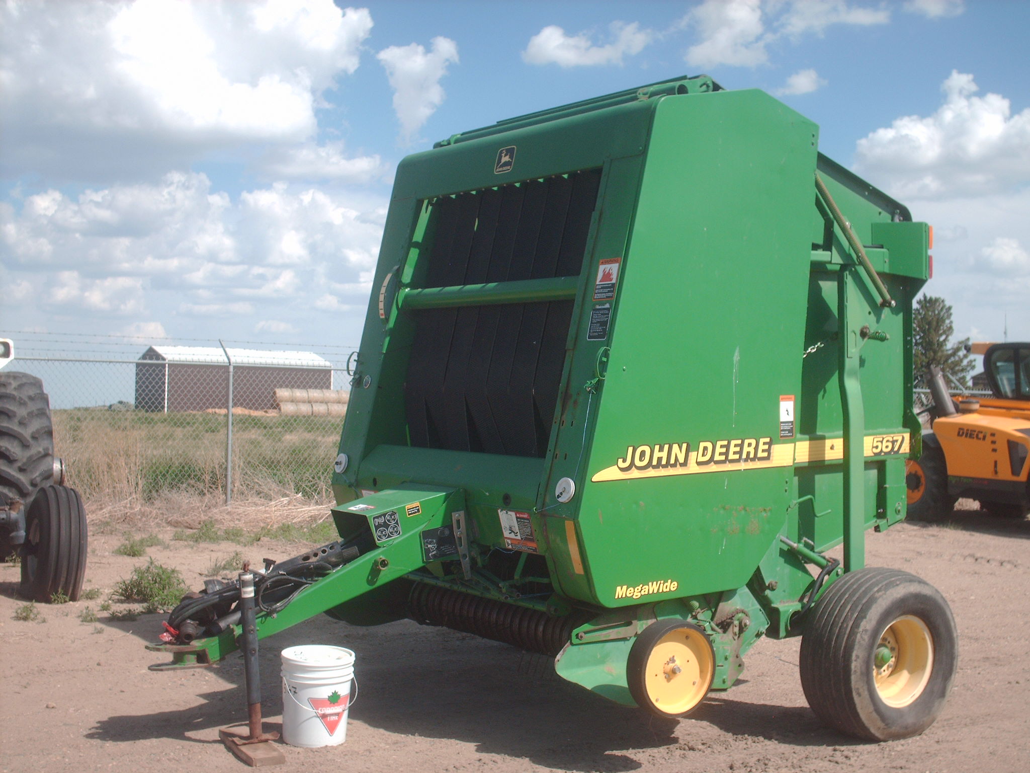 2001 John Deere 567 Baler/Round