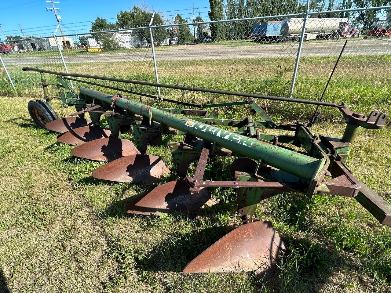 1980 Oliver 6 Plow