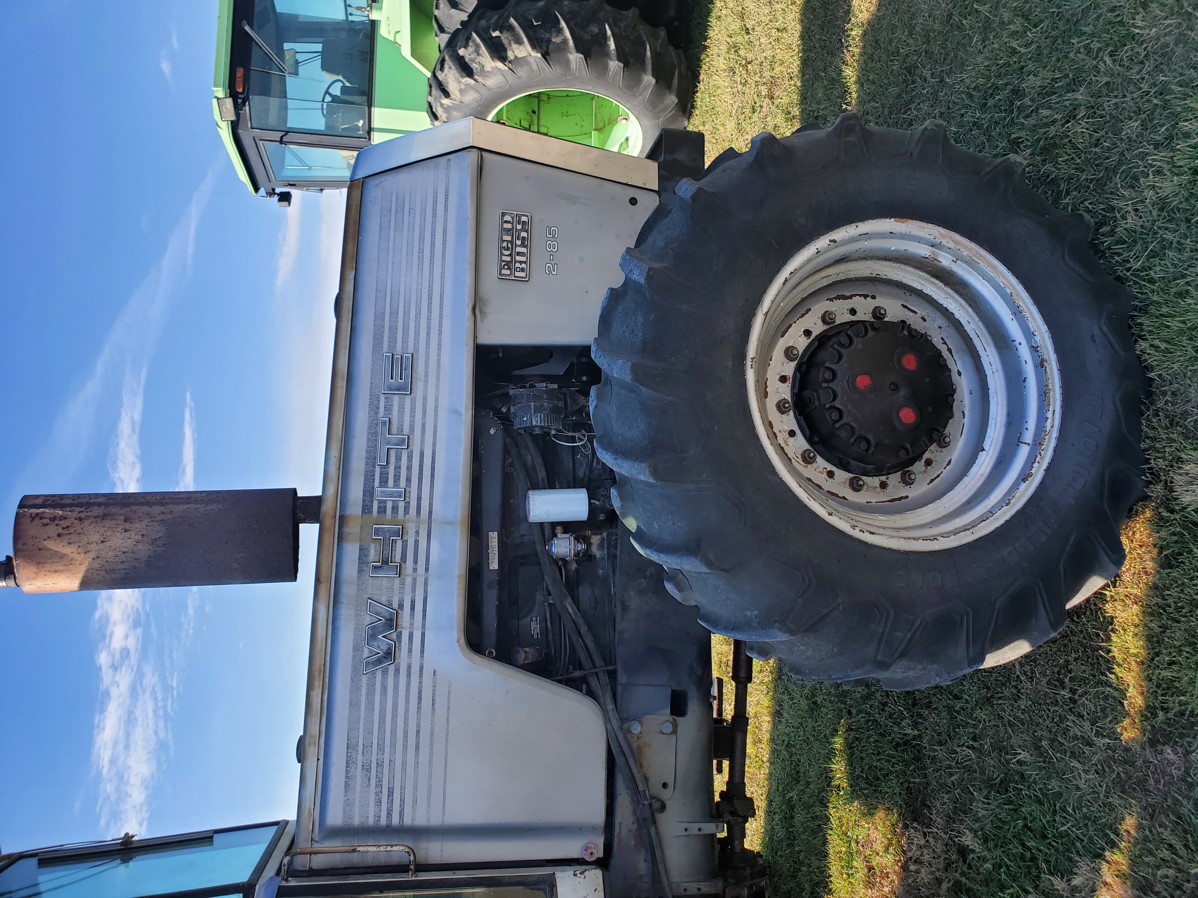 1977 White 2-85 Tractor