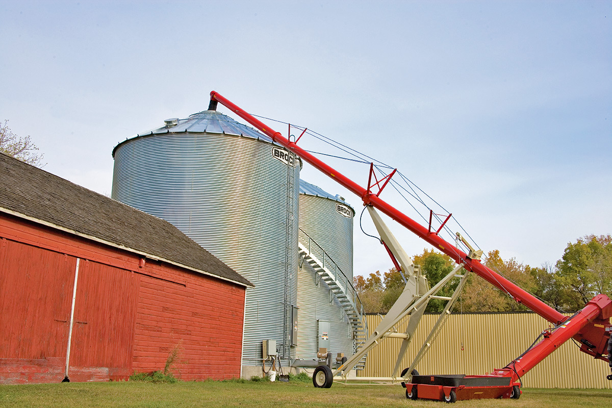 2024 Buhler Farm King Y1370TMMR Grain Auger