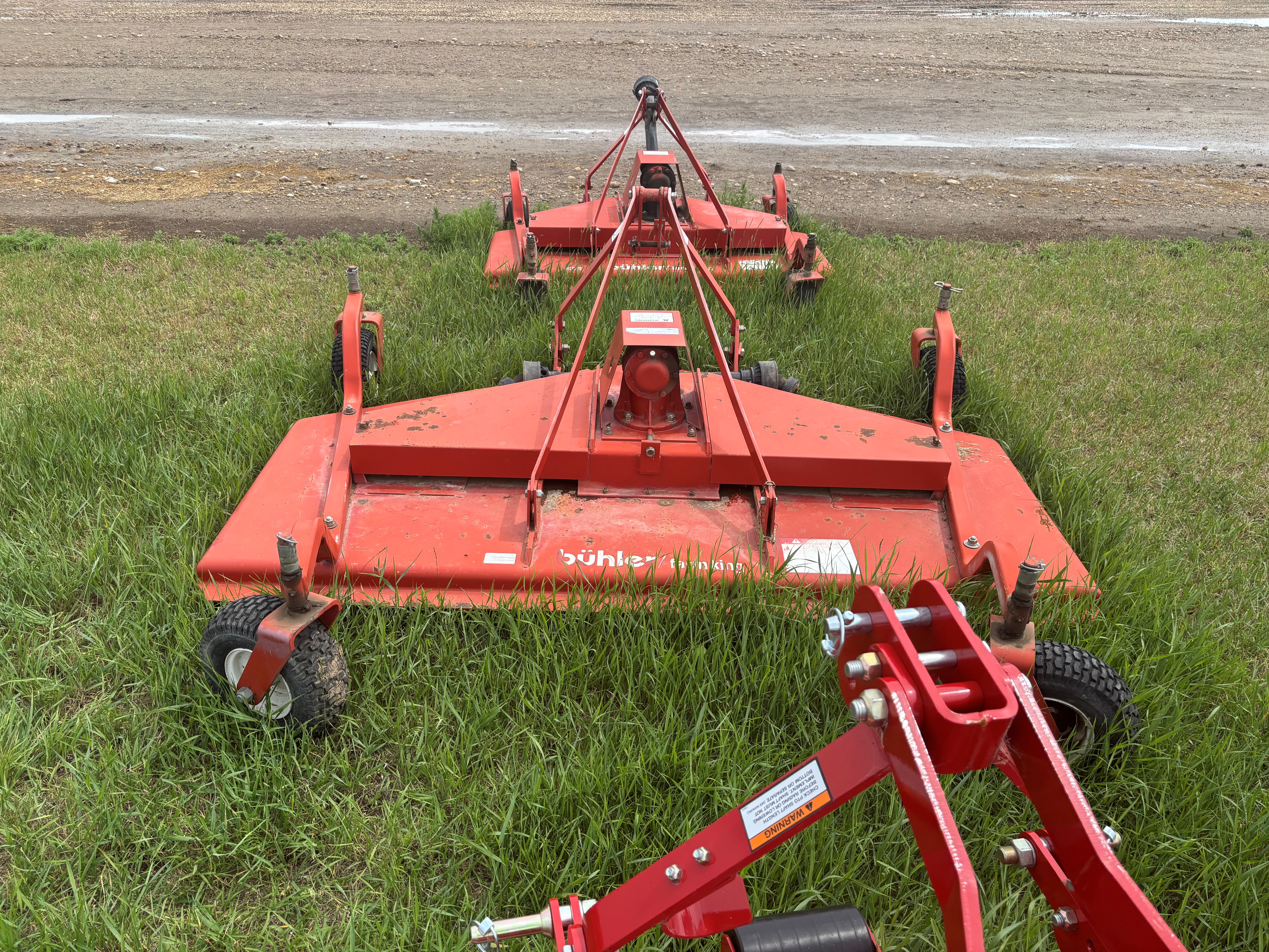 2001 Buhler Farm King Y750R Mower/Finishing