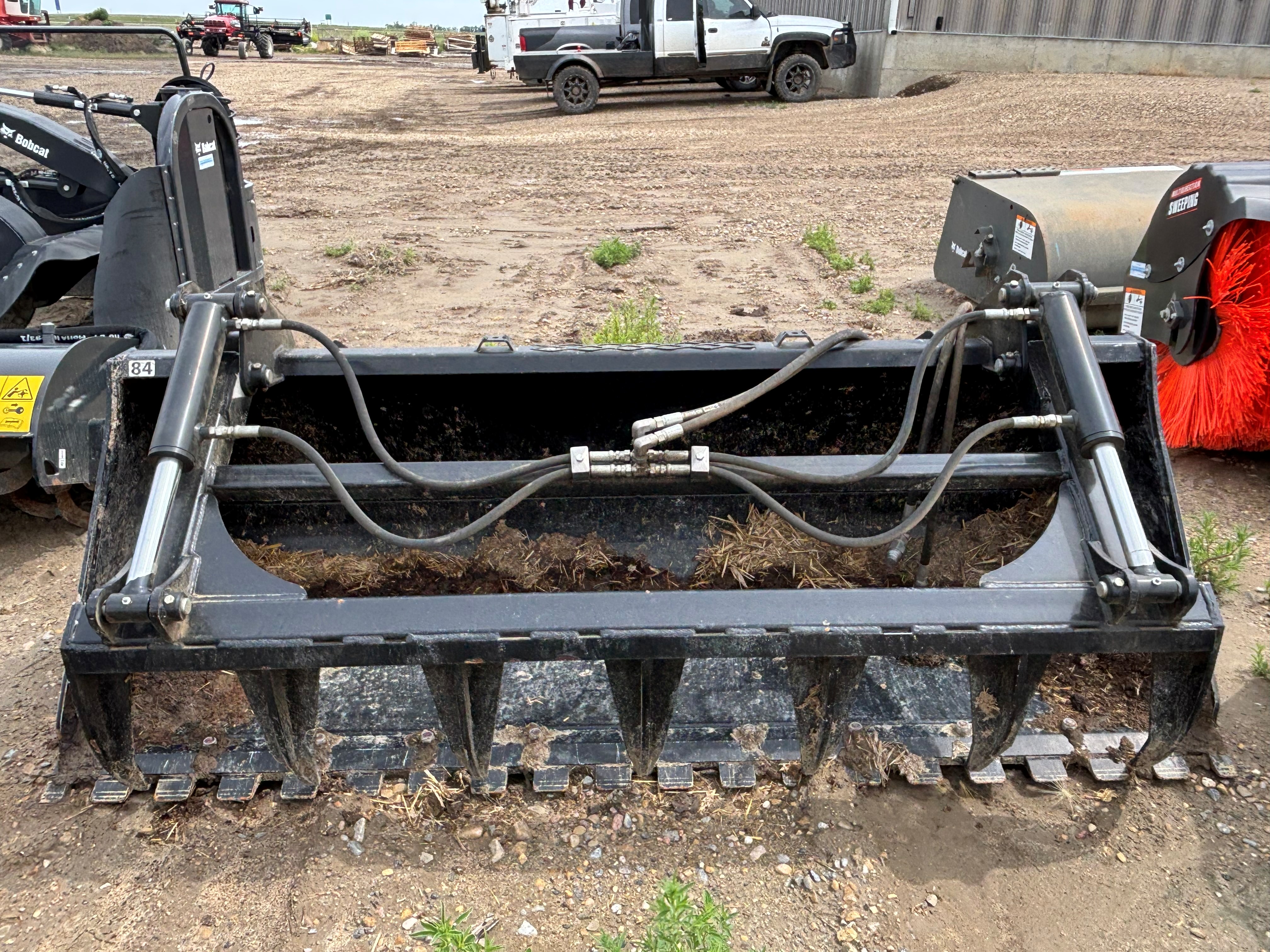 2023 HLA 84 INCH Bucket