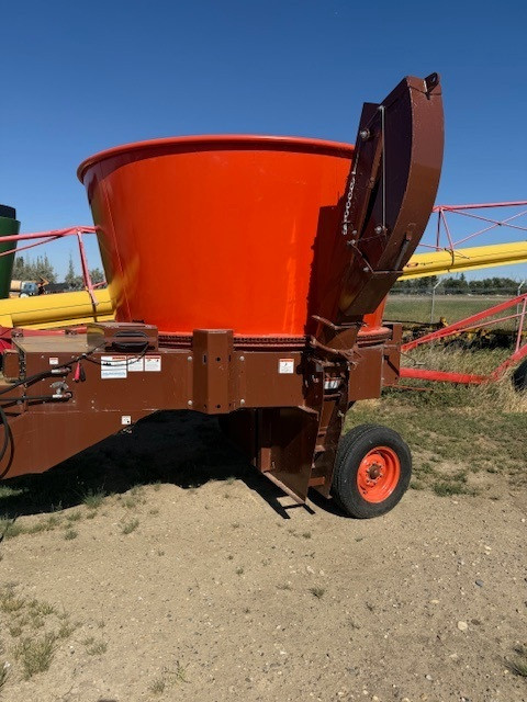 2024 Rotogrind 760T Tub Grinder