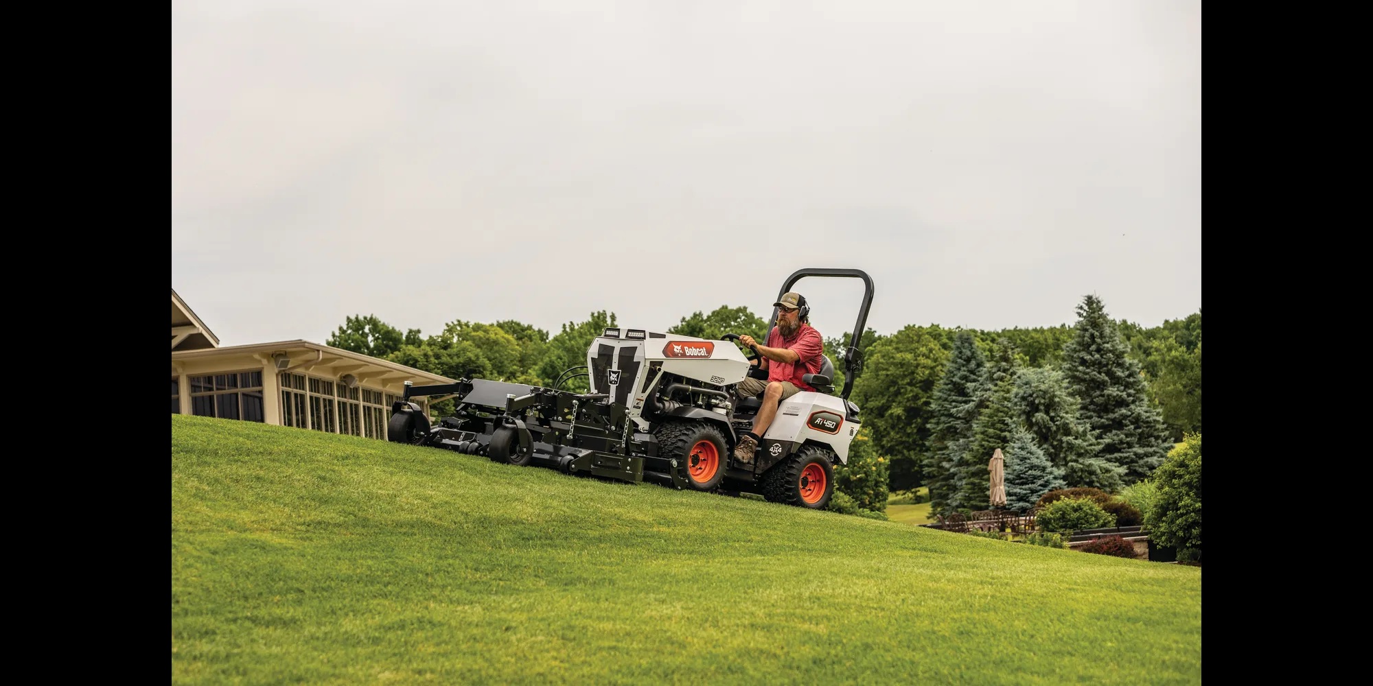 2024 Bobcat AT450 Tractor Compact