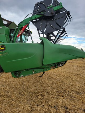 2018 John Deere 640FD Header Combine