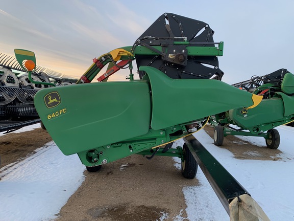 2017 John Deere 640FD Header Combine