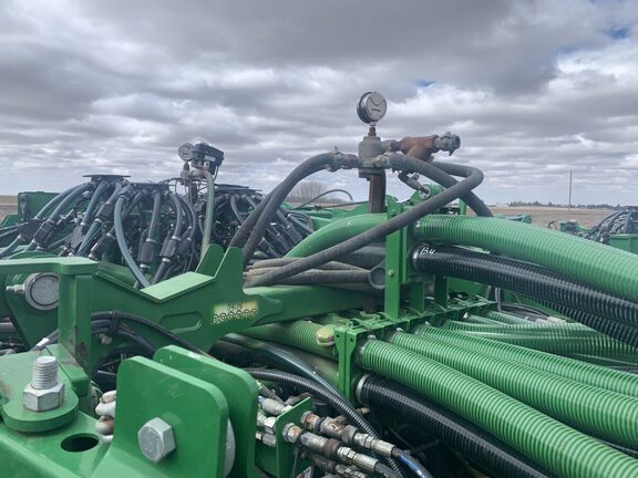 2016 John Deere 1870 Air Seeder