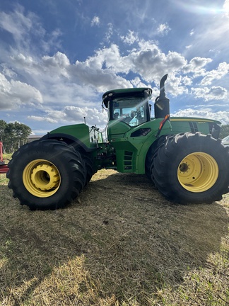 2015 John Deere 9520R Tractor 4WD