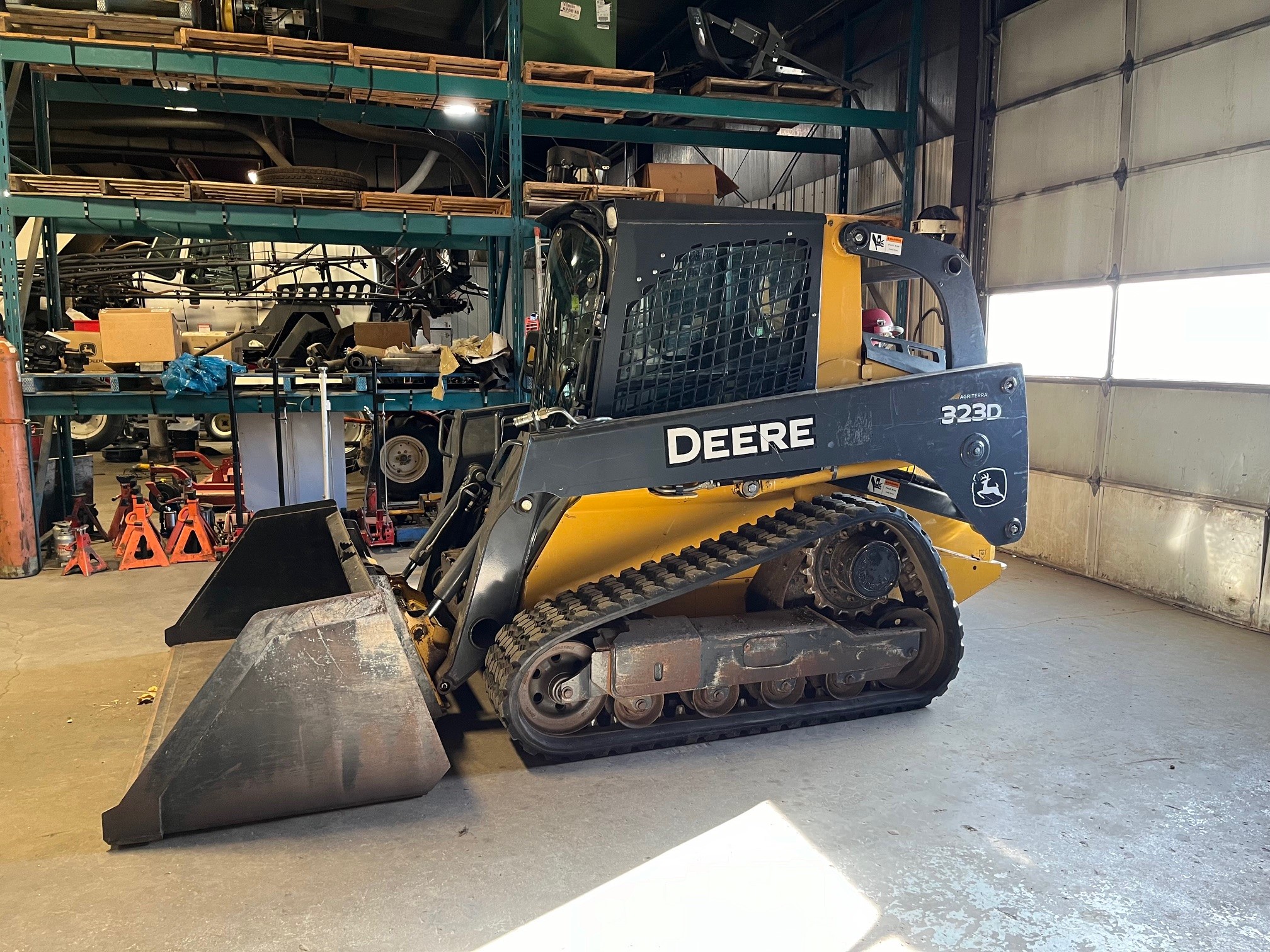 2011 John Deere 323D3 Compact Track Loader