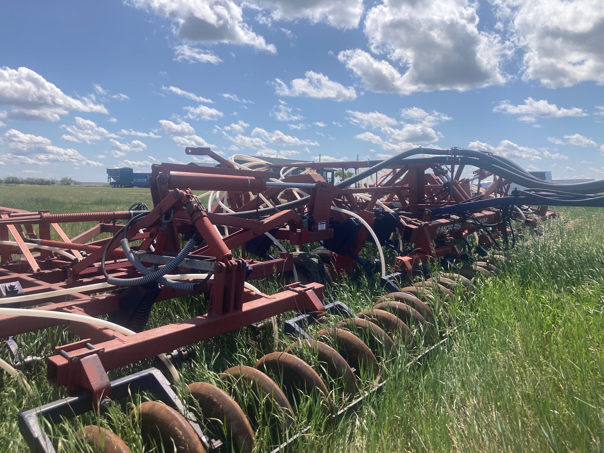 1997 Morris 7130 Air Seeder