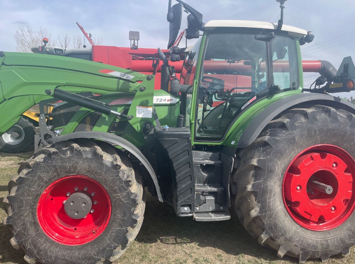 2019 Fendt 724S4 Tractor