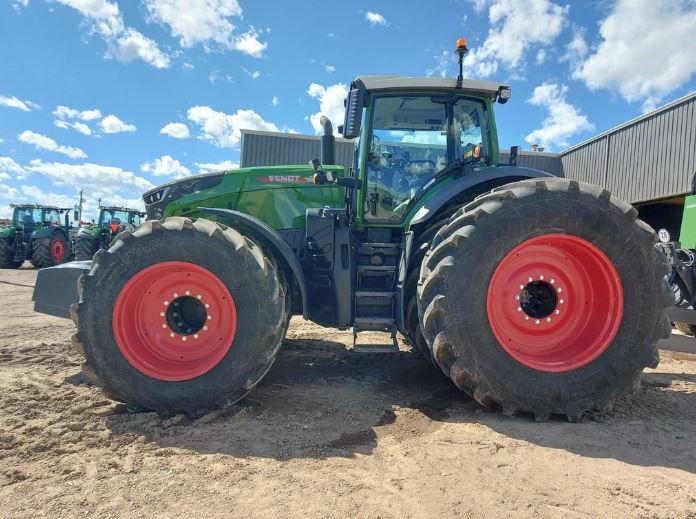 2023 Fendt 1050 Tractor