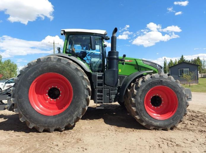2023 Fendt 1050 Tractor