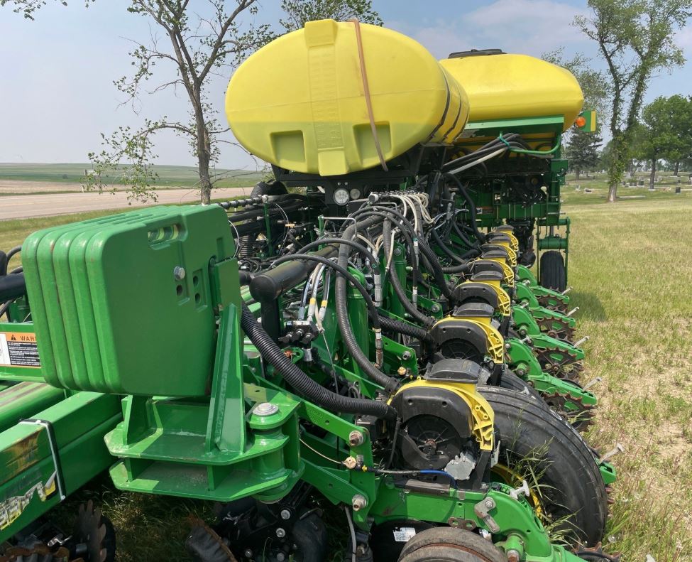 2016 John Deere 1775NT 16-30 Planter