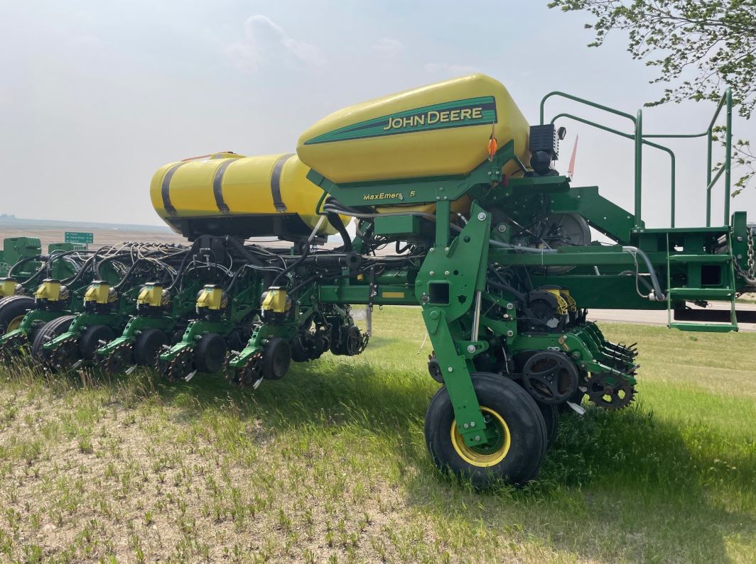 2016 John Deere 1775NT 16-30 Planter