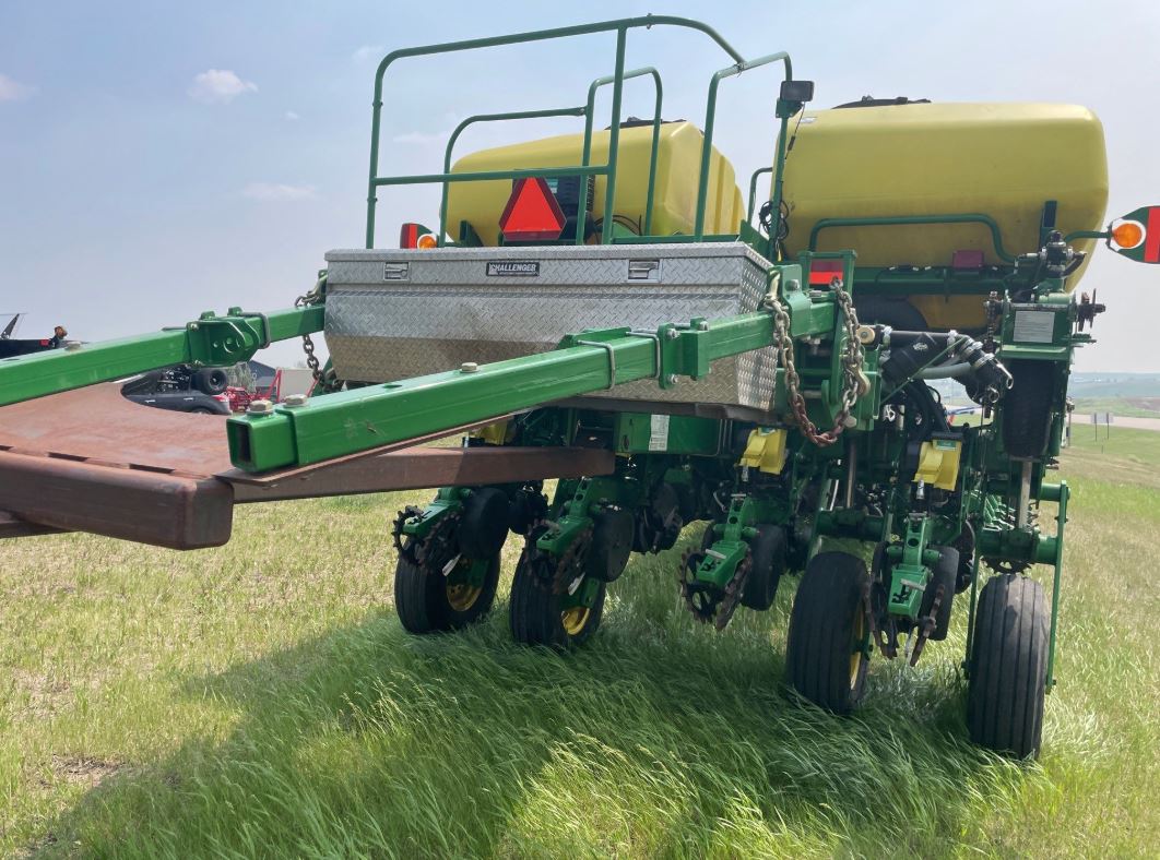 2016 John Deere 1775NT 16-30 Planter