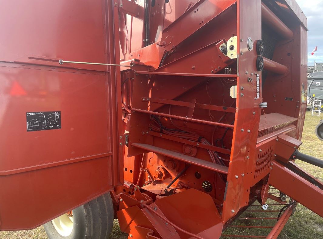 2006 AGCO Hesston 956 Baler/Round