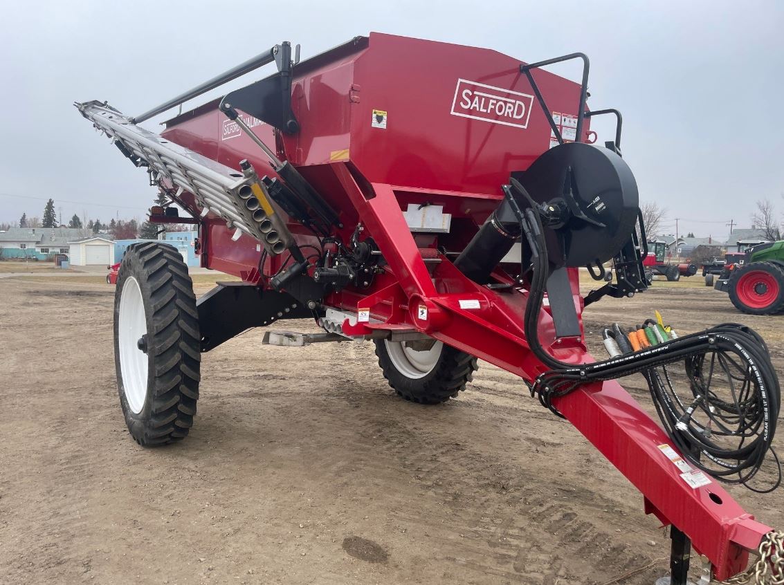 2019 Salford 8711 Spreader