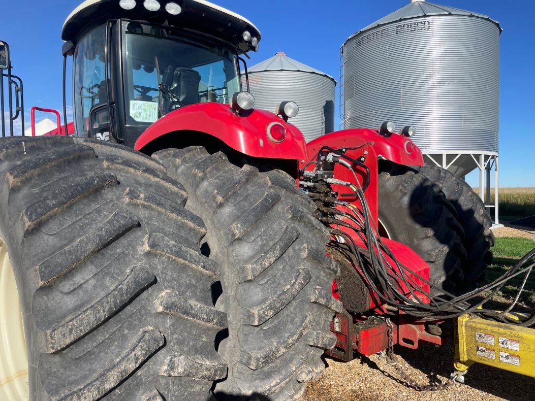 2015 Versatile 500HP Tractor