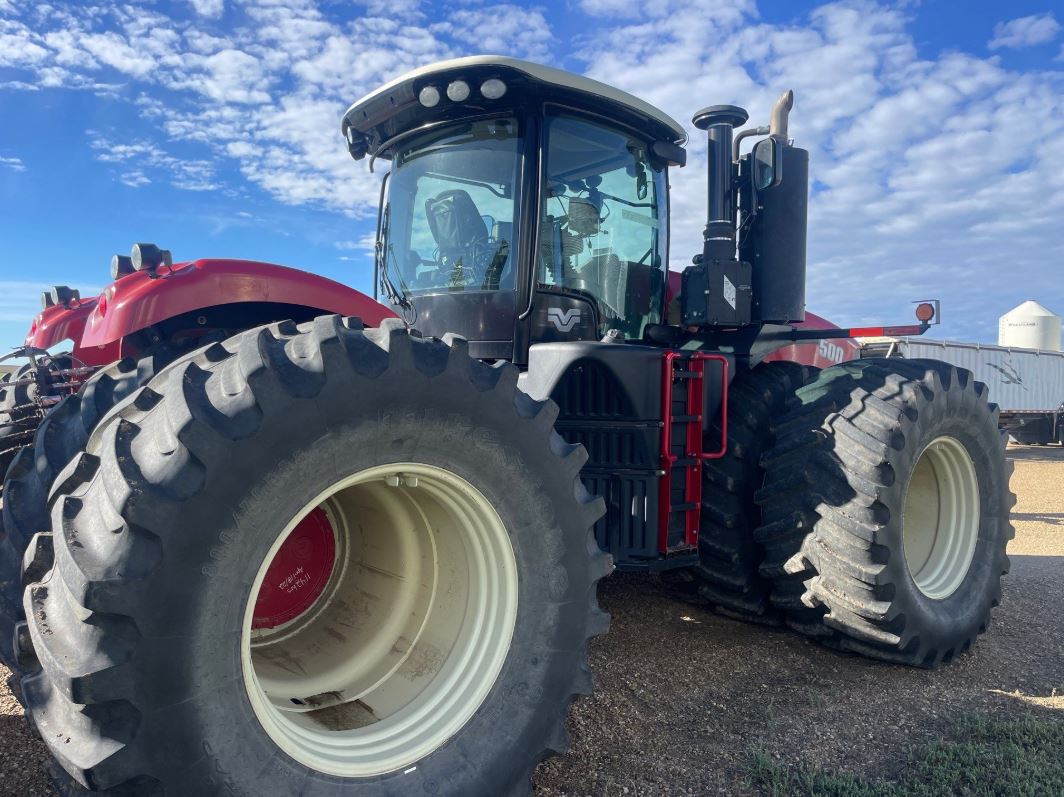 2015 Versatile 500HP Tractor