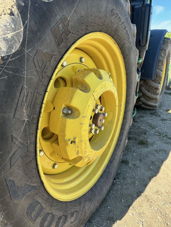 2019 John Deere 6195R Tractor