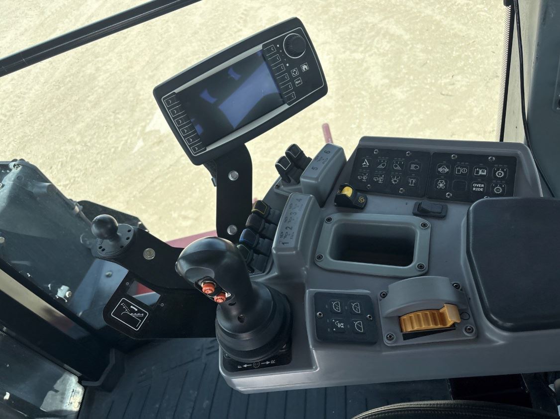 2014 Versatile 550DT Tractor