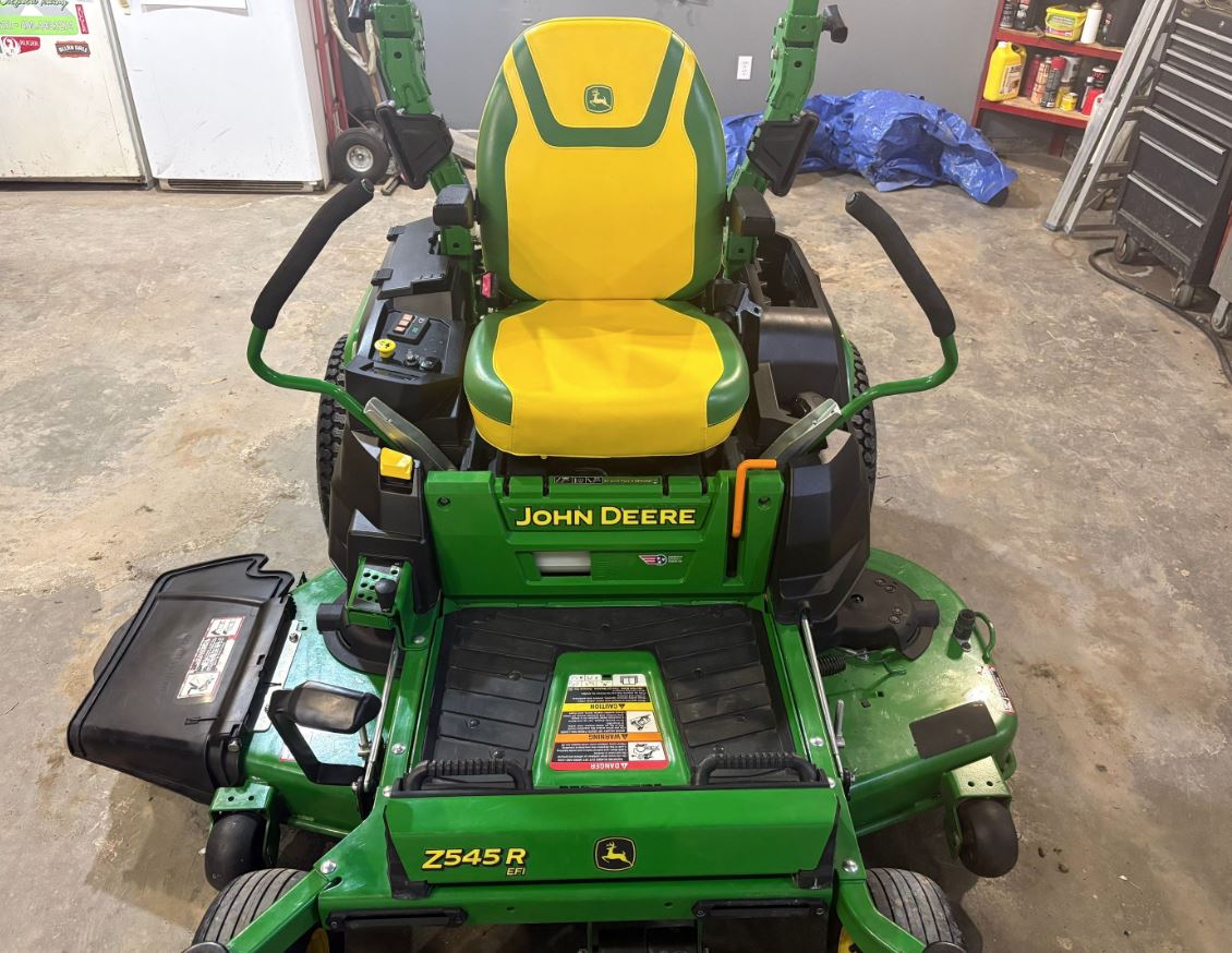 2024 John Deere Z545R Mower/Zero Turn