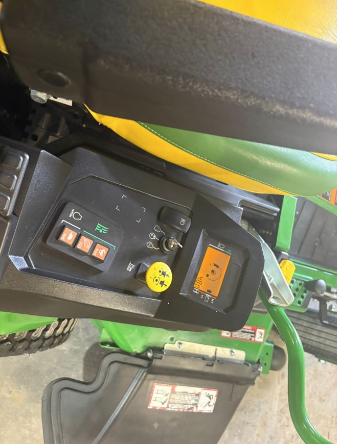 2024 John Deere Z545R Mower/Zero Turn