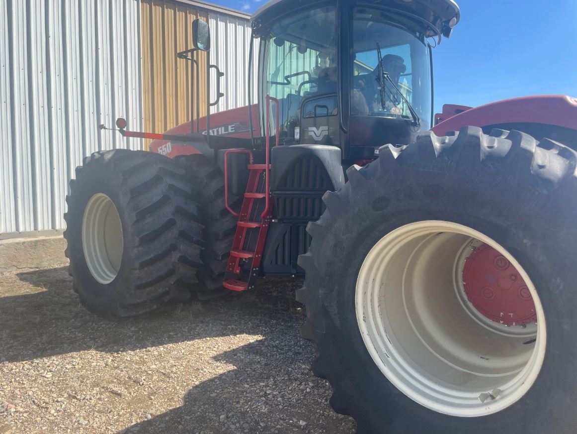 2012 Versatile 550HP Tractor