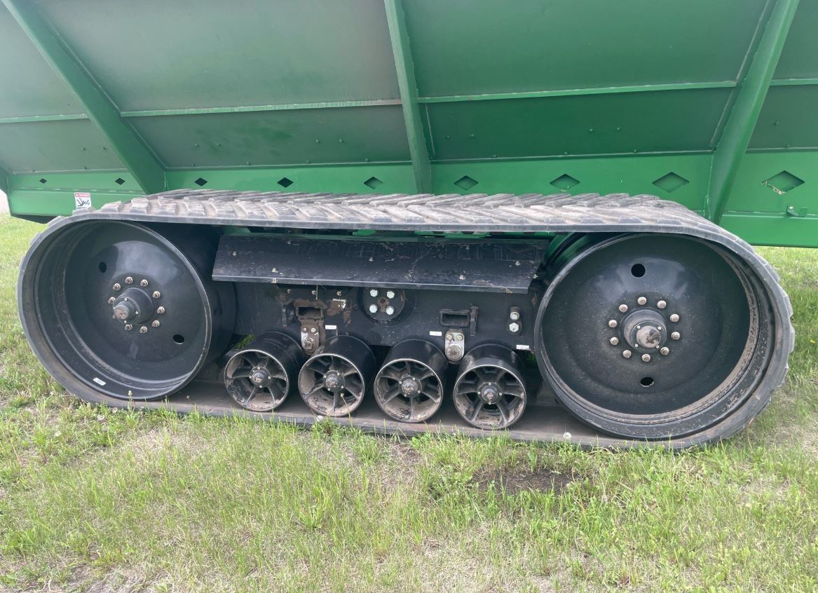 2017 Unverferth 1611 Grain Cart