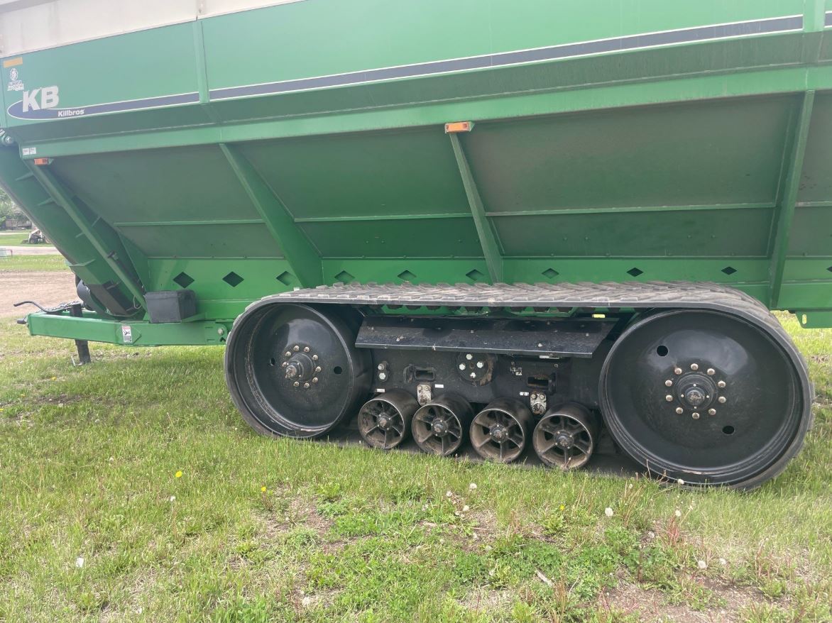 2017 Unverferth 1611 Grain Cart