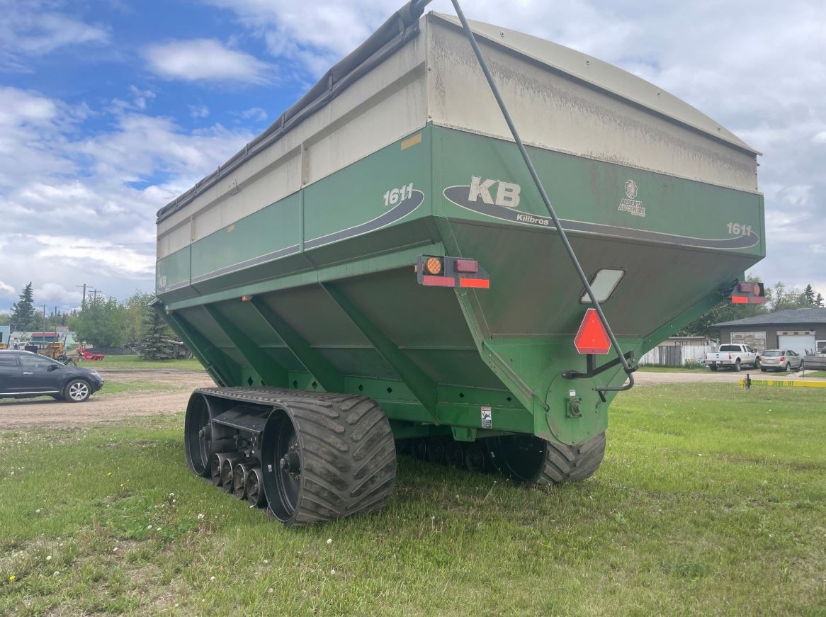 2017 Unverferth 1611 Grain Cart