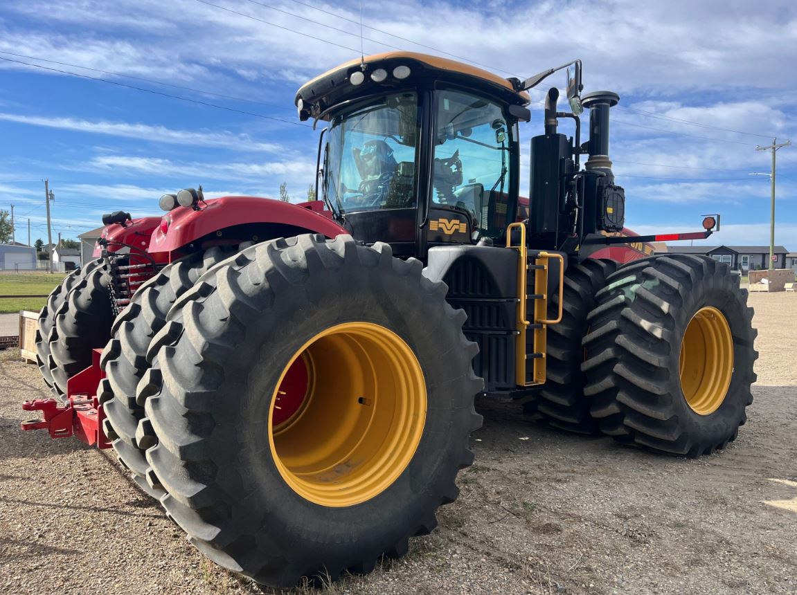 2019 Versatile 570HP Tractor 4WD