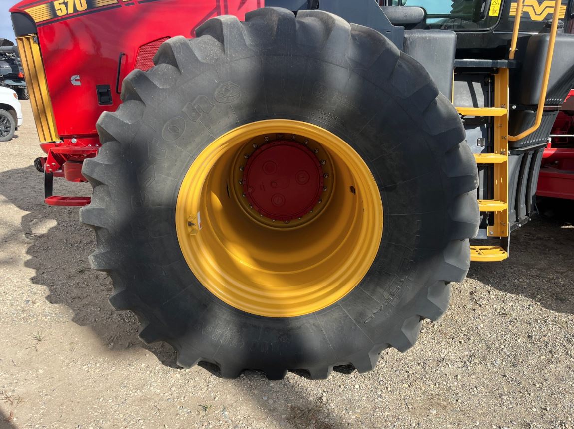 2019 Versatile 570HP Tractor 4WD