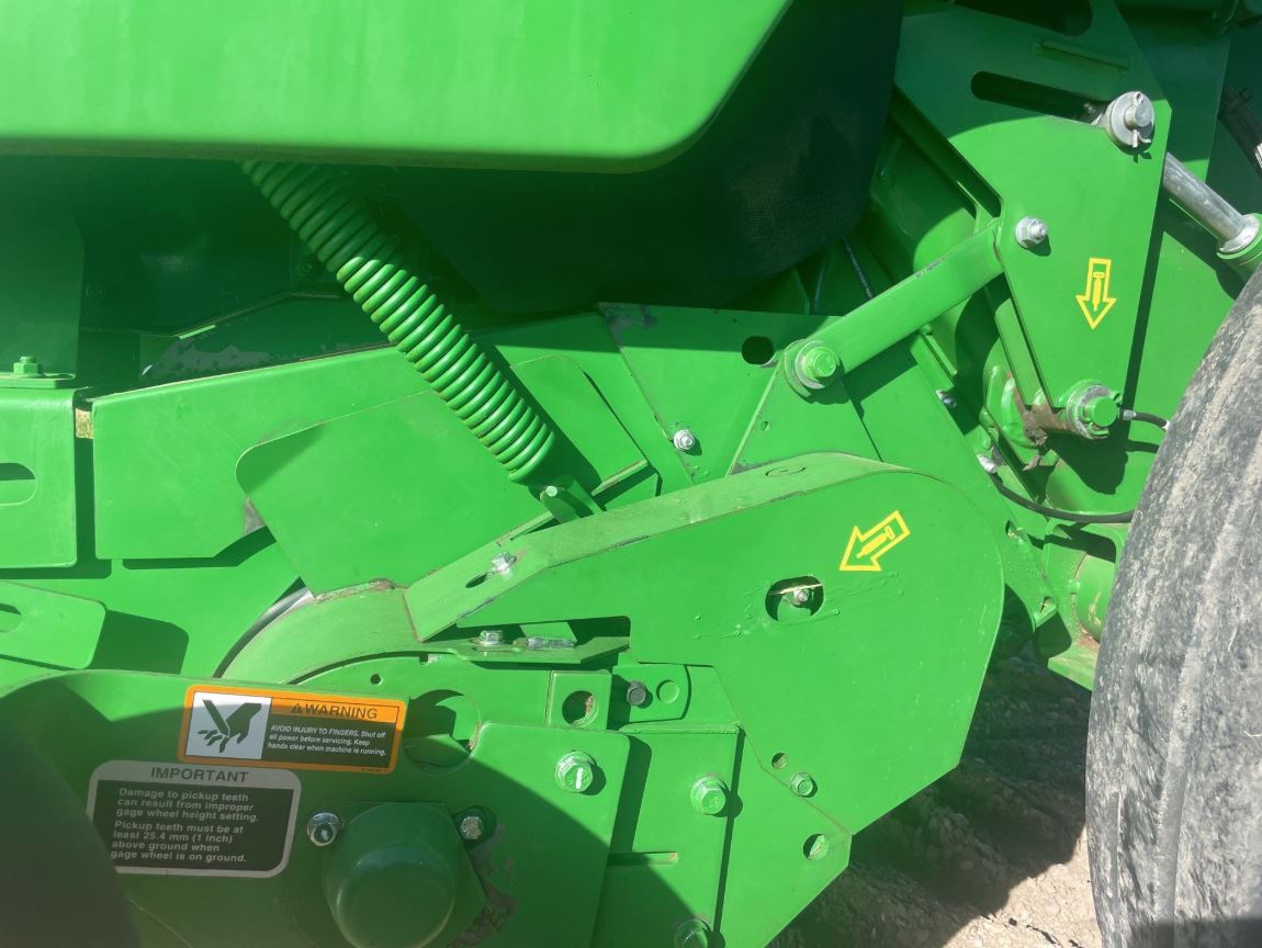 2023 John Deere 560M Baler/Round