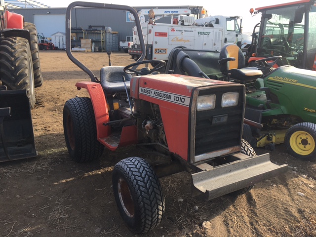 Massey Ferguson 1010 Tractor