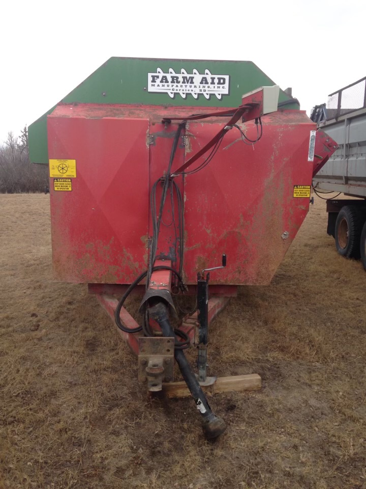 Farm Aid 430 Feed Wagon