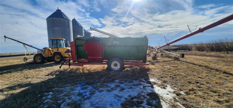 Farm Aid 430 Feed Wagon