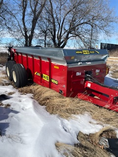 H&S w3143 Manure Spreader