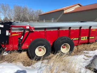 H&S w3143 Manure Spreader