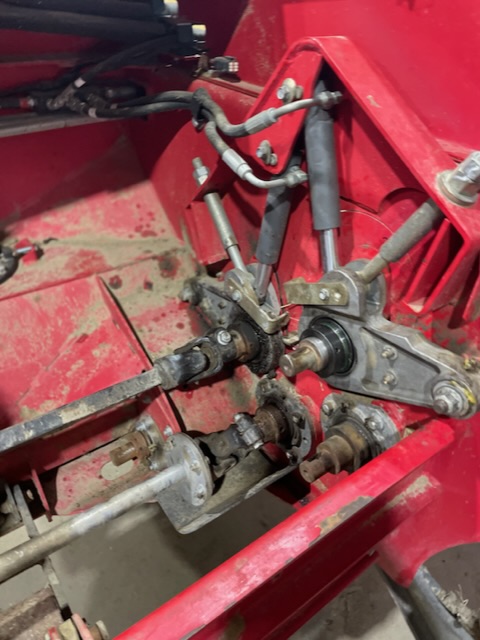 2018 Massey Ferguson 9296 Windrower Disc Header