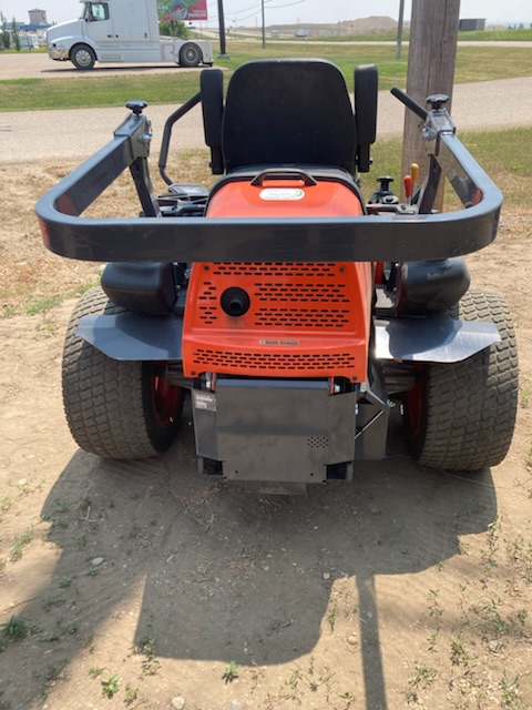 Kubota ZD1211 Mower/Zero Turn