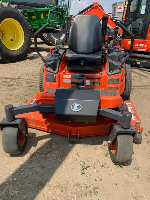 Kubota ZD1211 Mower/Zero Turn