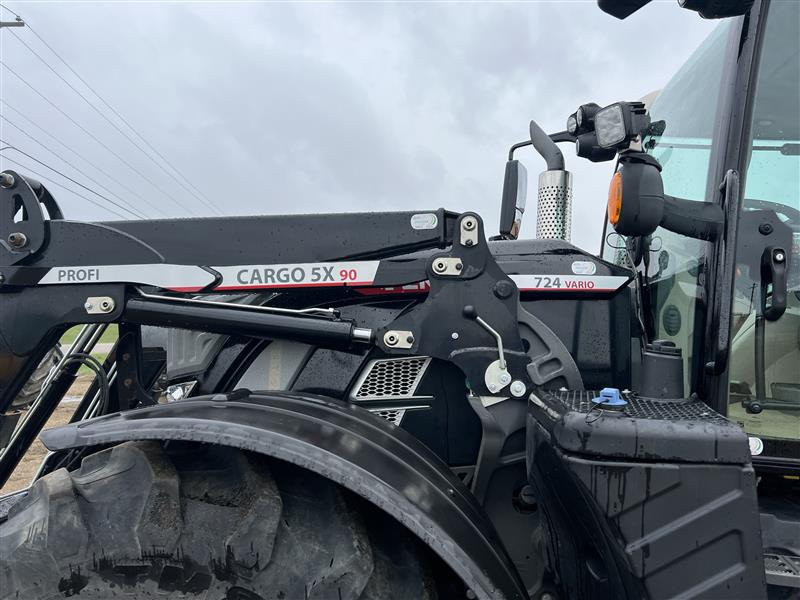 2022 Fendt 724 Gen6 Tractor