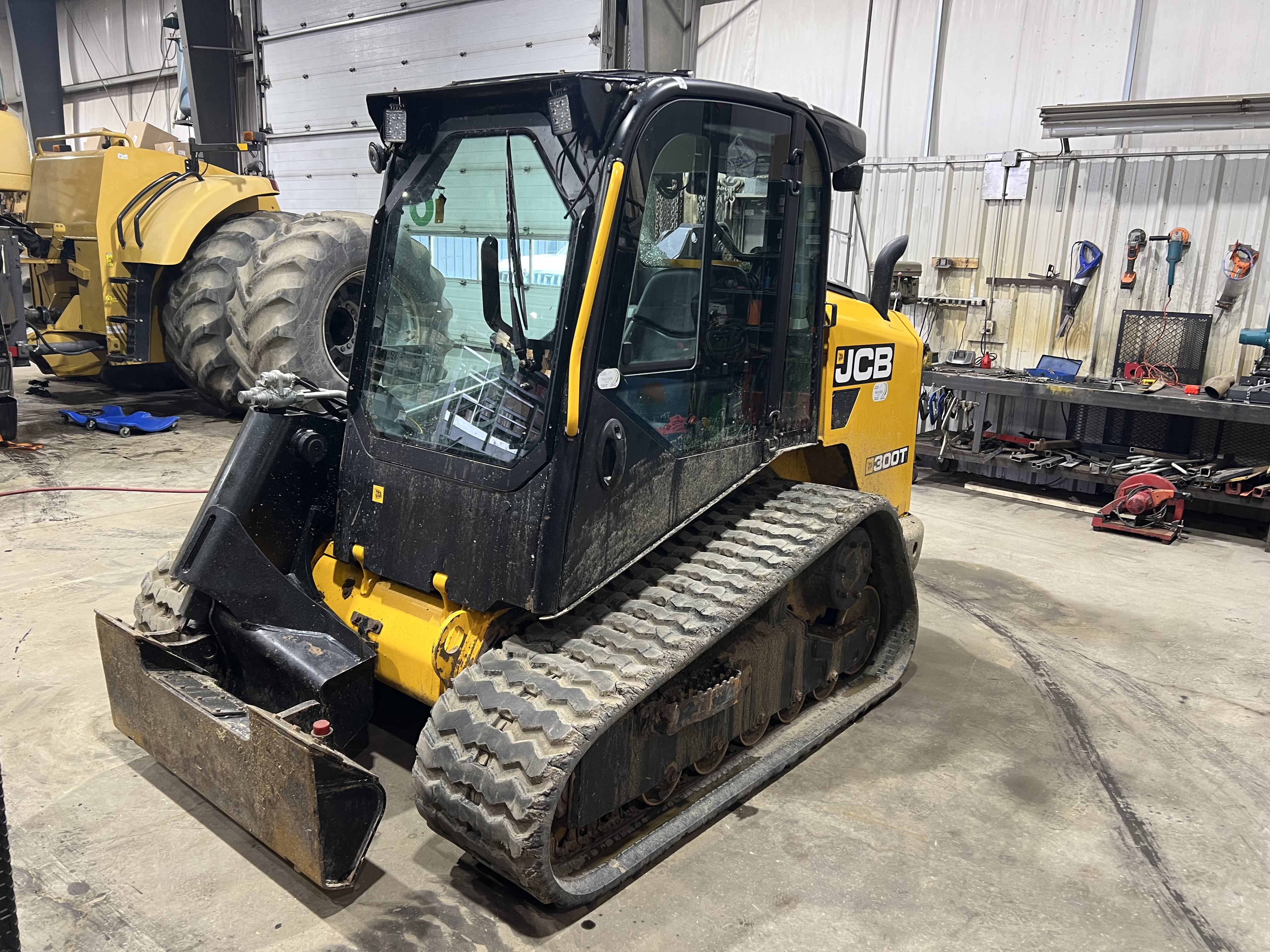 2022 JCB 300T Skid Steer Loader