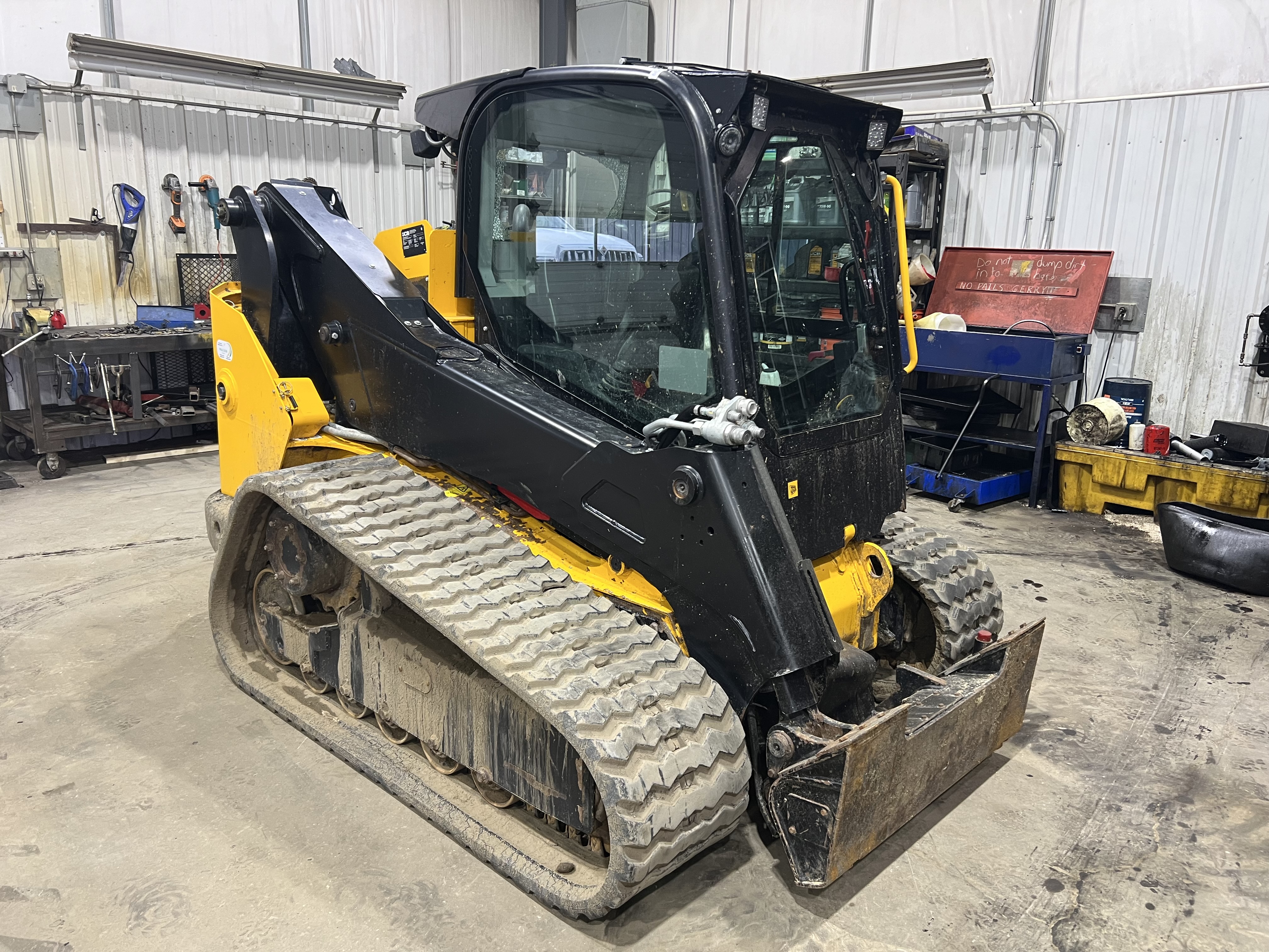 2022 JCB 300T Skid Steer Loader