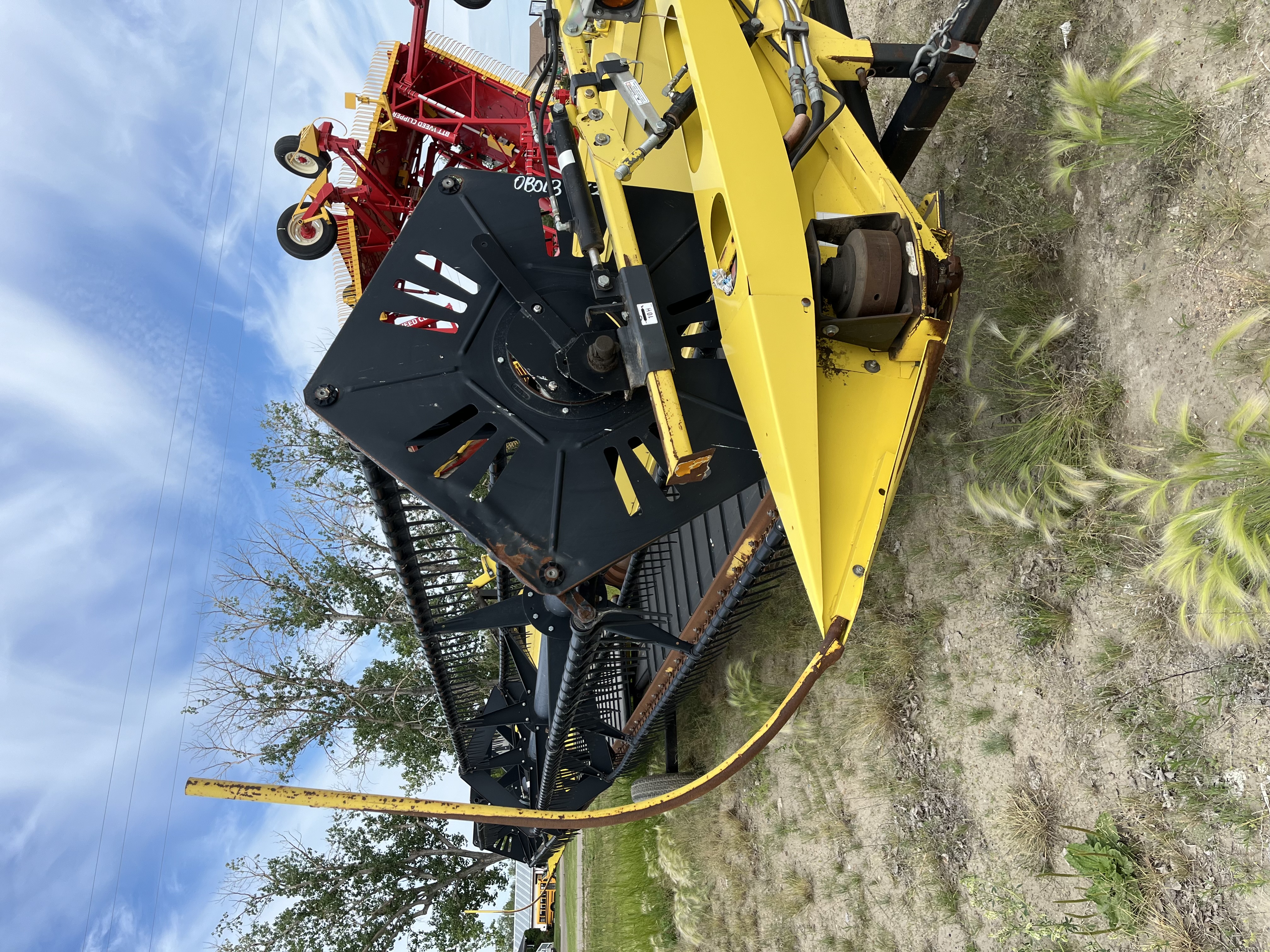 1998 Honey Bee HB36 Header Combine